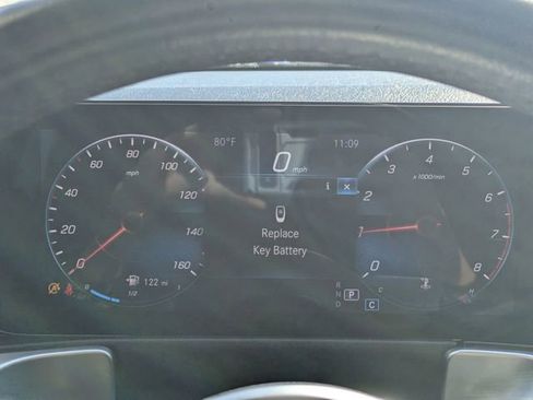 Used 2022 Mercedes-Benz GLB 250 w/ Premium Package Lite image 31