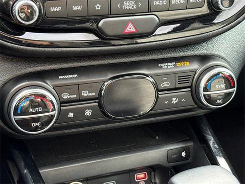 Used 2021 Kia Soul EX image 25