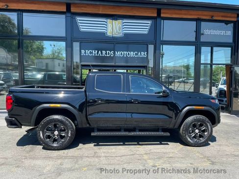 Used 2024 GMC Canyon Elevation w/ Convenience Package AWD/4WD image 2