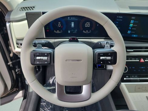 Used 2025 Hyundai Santa Fe SEL FWD image 32