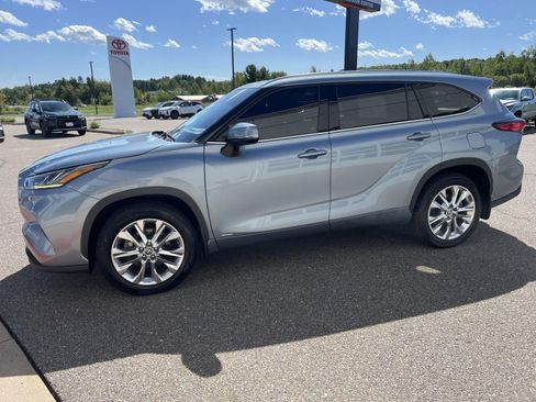 Used 2023 Toyota Highlander Limited AWD/4WD image 8