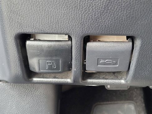 Used 2024 Toyota RAV4 LE image 18