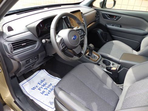 Used 2025 Subaru Forester Premium w/ Convenience Package #1 AWD/4WD image 12