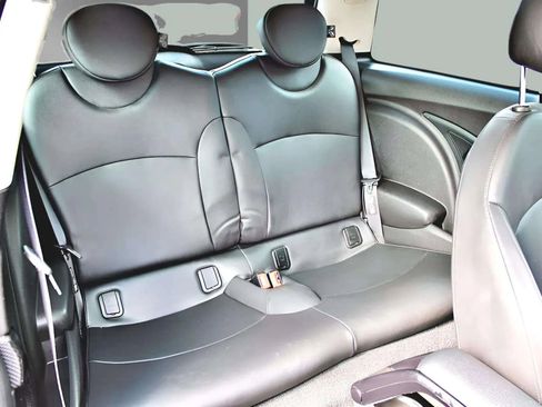 Used 2011 MINI Cooper S image 27