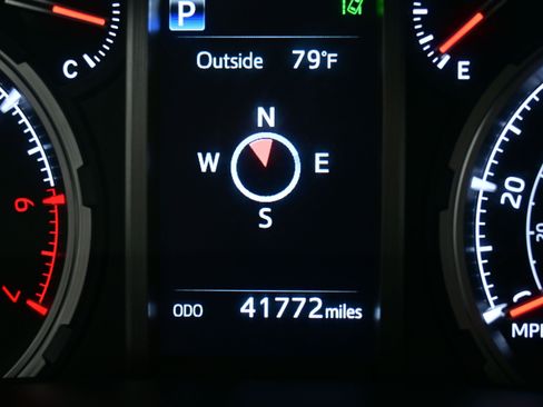 Used 2022 Toyota 4Runner Limited image 28