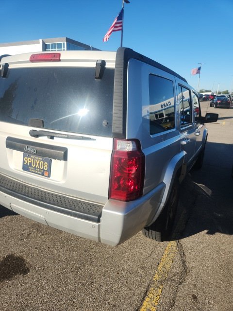 Used 2008 Jeep Commander Sport AWD/4WD image 12