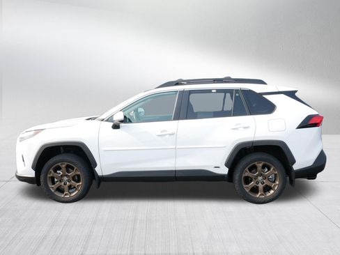 Used 2023 Toyota RAV4 AWD Hybrid image 4