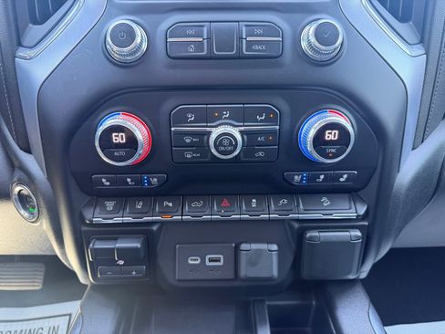 Used 2020 GMC Sierra 2500 SLT w/ SLT Premium Plus Package AWD/4WD image 25