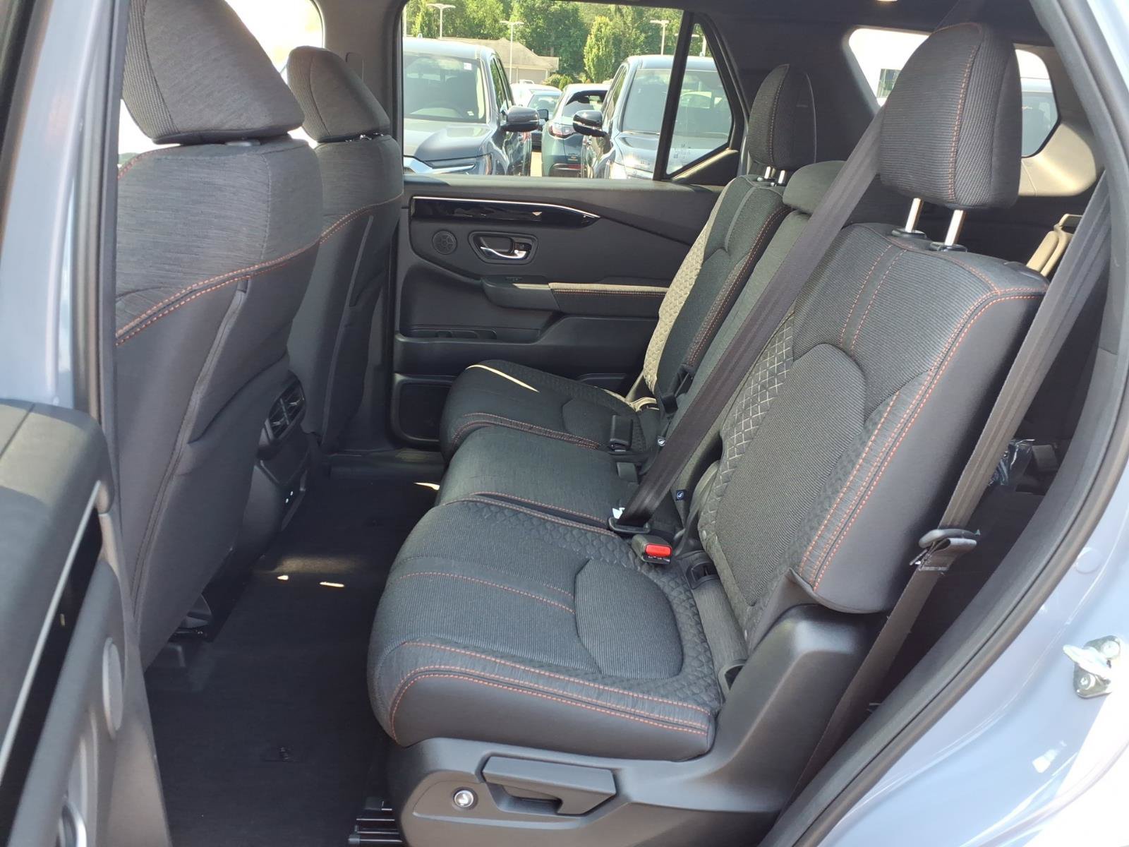 New 2026 Honda Pilot Sport image 6