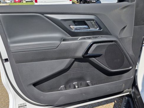 New 2026 Chevrolet Silverado EV LT AWD/4WD image 18