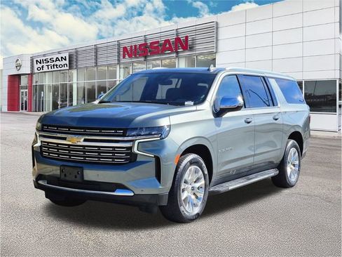 Used 2023 Chevrolet Suburban Premier RWD image 8