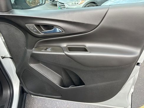 Used 2022 Chevrolet Equinox LT image 23