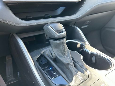 Certified 2024 Toyota Highlander XLE AWD/4WD image 23