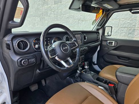 Used 2021 Jeep Wrangler Unlimited Sahara AWD/4WD image 14
