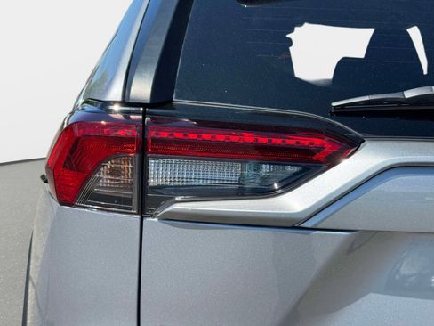 Certified 2023 Toyota RAV4 LE AWD/4WD image 9