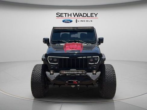 Used 2022 Jeep Gladiator Rubicon w/ Cold Weather Group AWD/4WD image 2