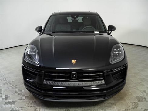 New 2026 Porsche Macan Turbo AWD/4WD image 36