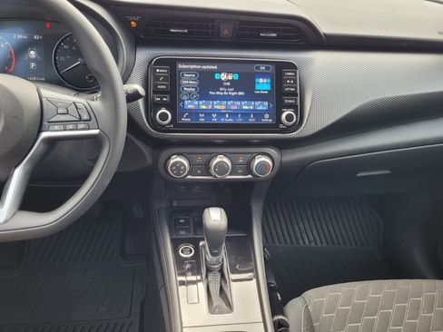 Used 2023 Nissan Kicks SV image 8