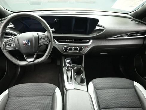 Used 2024 Buick Envista Preferred FWD image 14