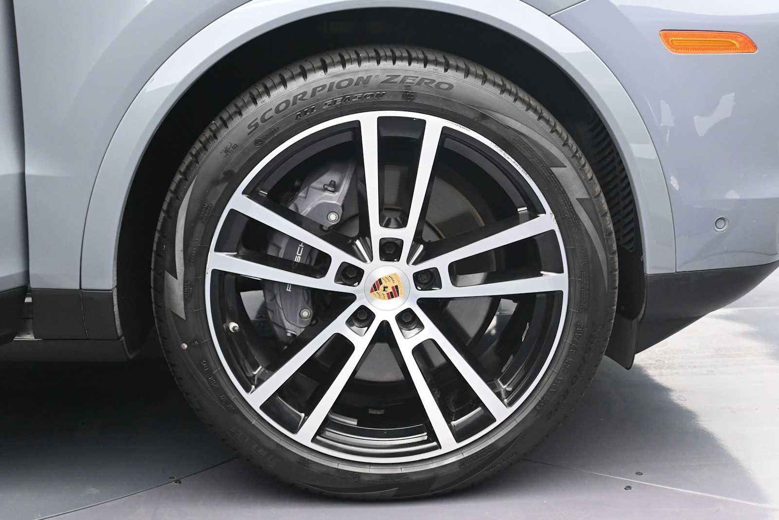 Certified 2024 Porsche Cayenne Coupe AWD/4WD image 24