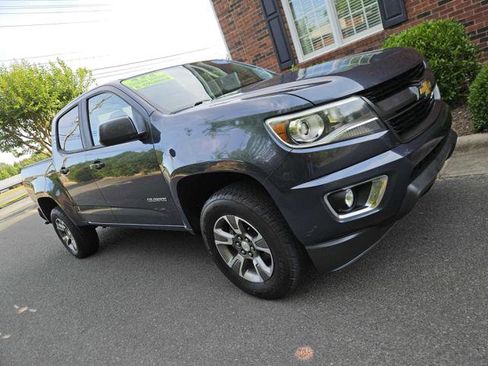 Used 2019 Chevrolet Colorado Z71 AWD/4WD image 7