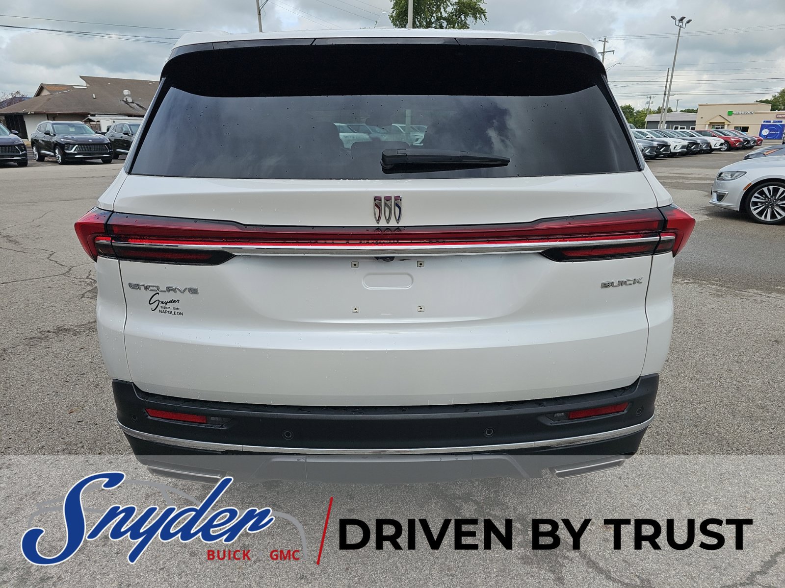 Used 2025 Buick Enclave Preferred w/ Super Cruise Package FWD image 6