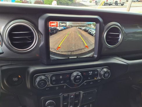 Certified 2023 Jeep Wrangler Unlimited Sahara w/ LED Lighting Group AWD/4WD image 22