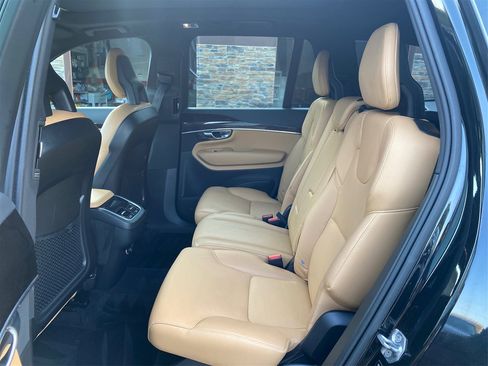 Used 2018 Volvo XC90 T6 Momentum w/ Convenience Package image 10