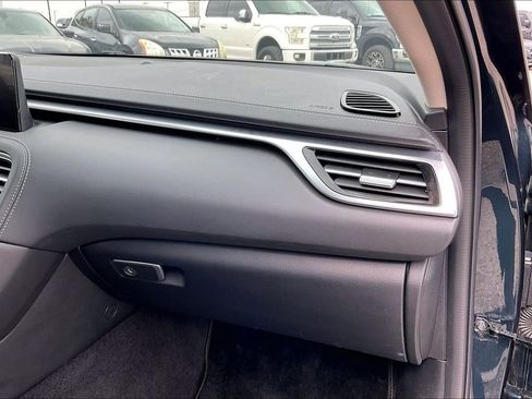 Used 2025 Genesis G70 2.5T image 23