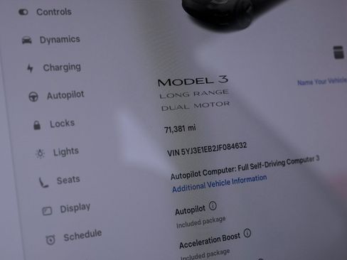 Used 2018 Tesla Model 3 Long Range image 25