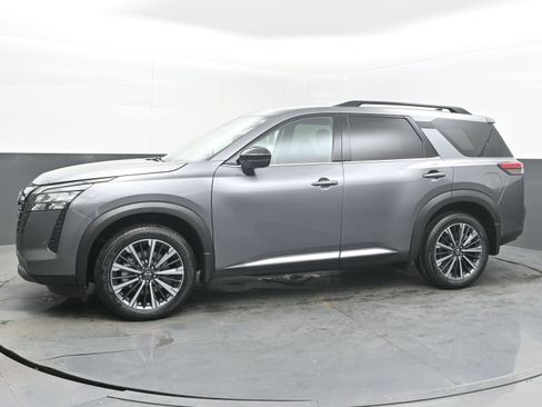 New 2026 Nissan Pathfinder Platinum FWD image 4