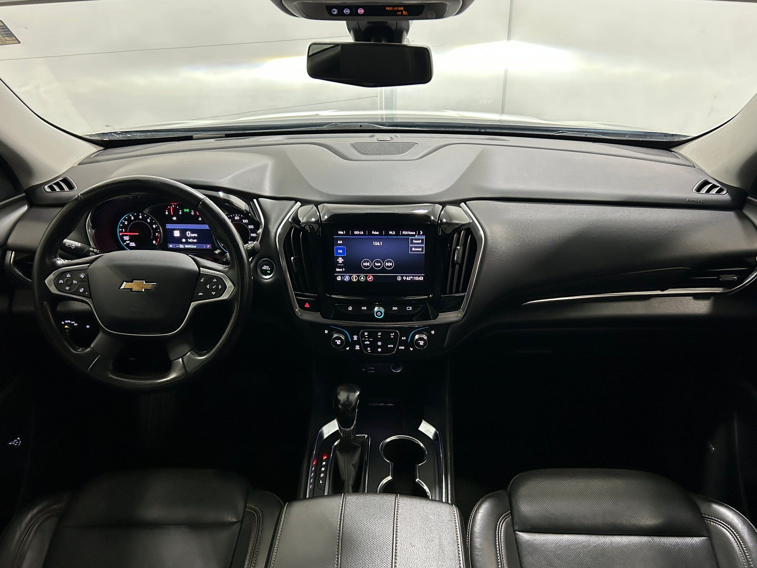 Used 2021 Chevrolet Traverse Premier w/ Redline Edition AWD/4WD image 15