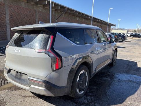 Used 2026 Kia EV9 Land image 5