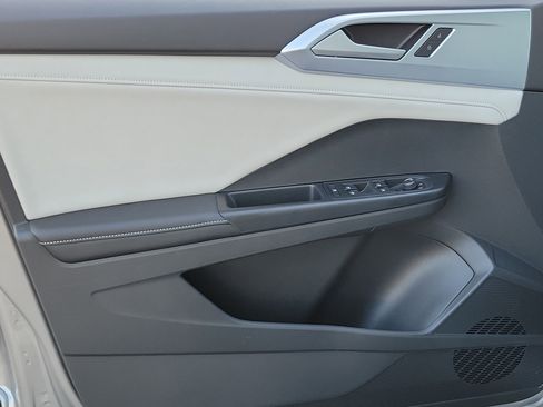New 2026 Volkswagen Taos SE FWD image 20
