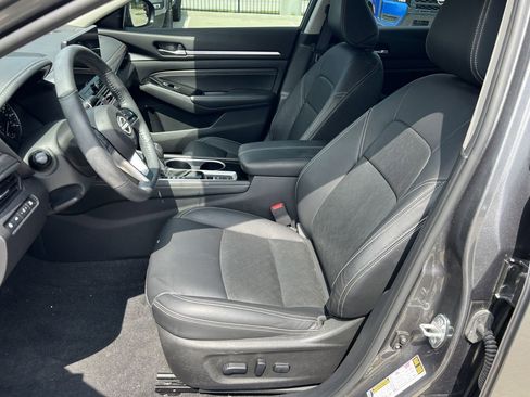 Used 2023 Nissan Altima 2.5 SL FWD image 9