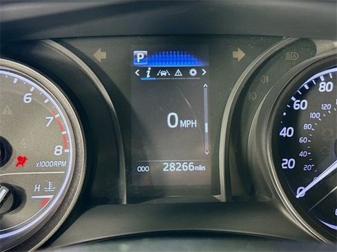 Certified 2022 Toyota Camry SE image 12