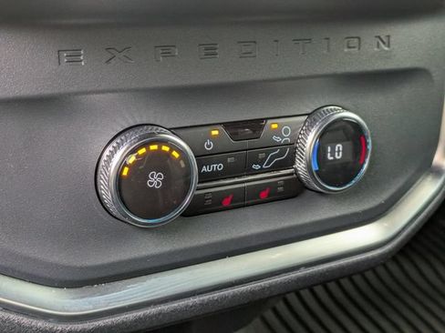 Used 2025 Ford Expedition Tremor AWD/4WD image 18
