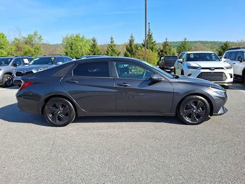 Used 2023 Hyundai Elantra SEL w/ Cargo Package FWD image 7