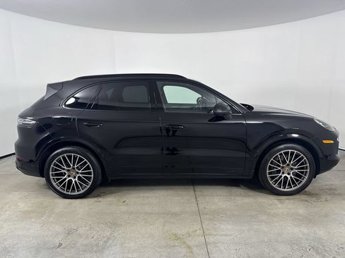 Certified 2023 Porsche Cayenne Platinum Edition AWD/4WD image 8