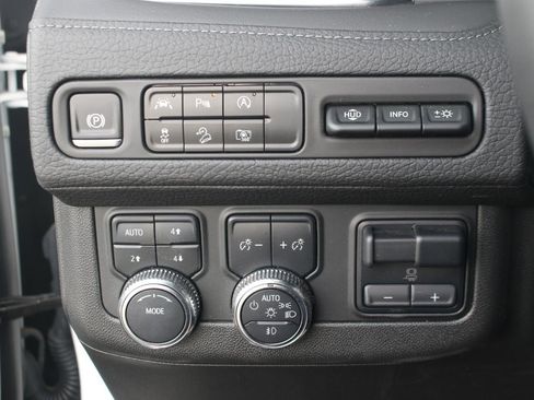 Used 2024 GMC Yukon XL Denali w/ Max Trailering Package image 21