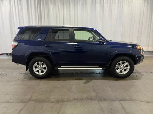 Used 2016 Toyota 4Runner SR5 Premium AWD/4WD image 3