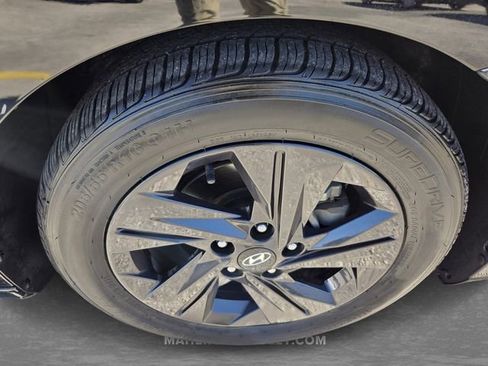 Used 2023 Hyundai Elantra SEL image 9