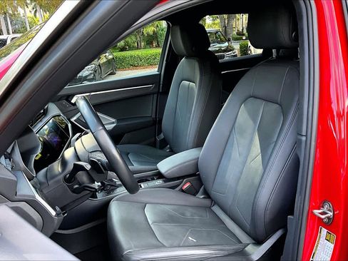 Used 2022 Audi Q3 2.0T Premium w/ Convenience Package image 16