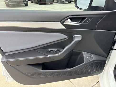 New 2026 Volkswagen Jetta SE image 8