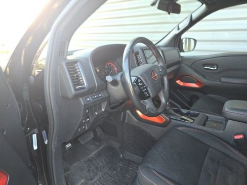 Used 2023 Nissan Frontier PRO-4X w/ Technology Package image 13