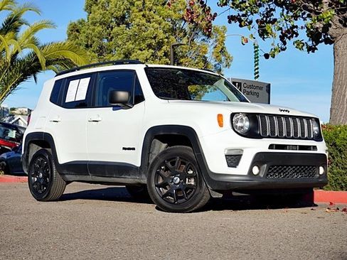 Certified 2022 Jeep Renegade Latitude image 2