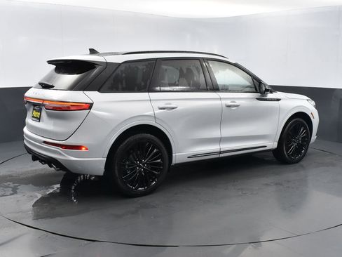 New 2026 Lincoln Corsair Grand Touring image 4