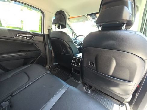 Used 2023 Kia Sportage EX FWD image 14