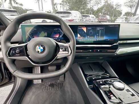 Used 2025 BMW 530i xDrive AWD/4WD image 12