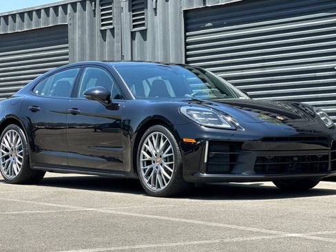 Used 2026 Porsche Panamera image 10